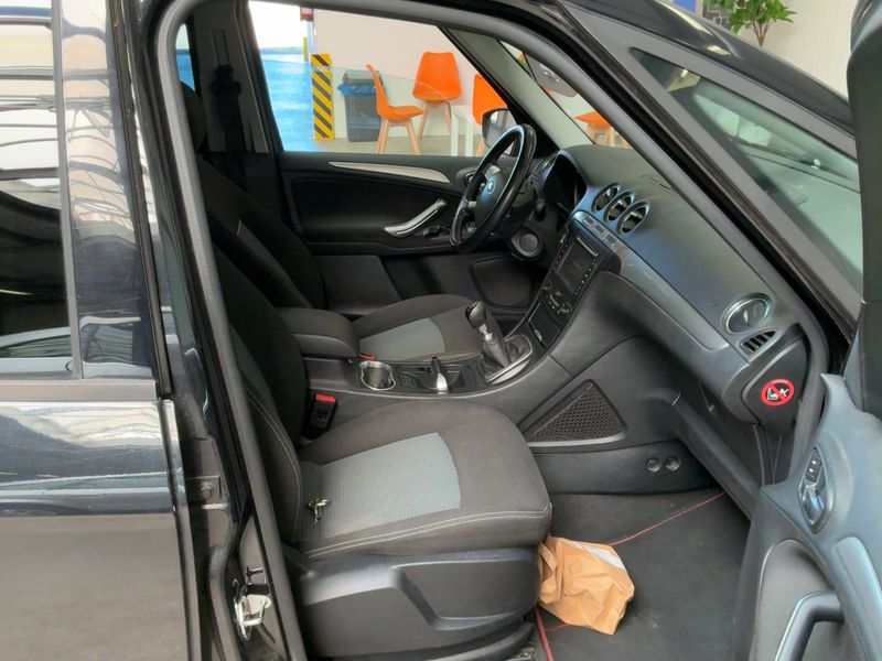 Ford Galaxy 2.0 TDCi Business Edition 2015 – снимка 17