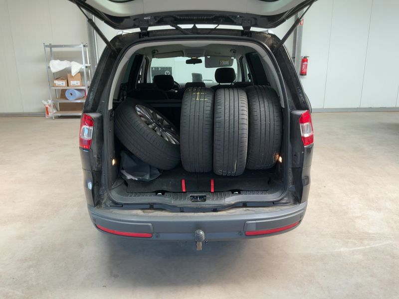 Ford Galaxy 2.0 TDCi Business Edition 2015 – снимка 16