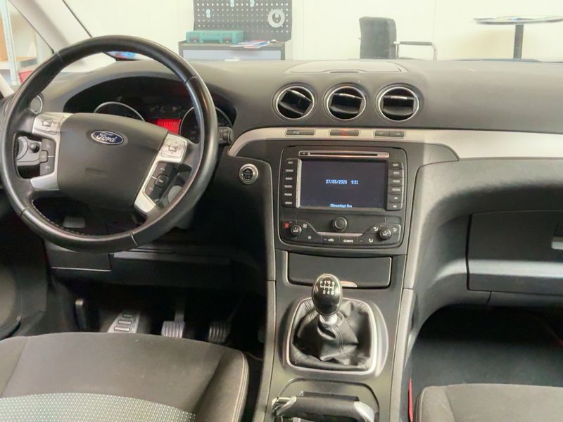 Ford Galaxy 2.0 TDCi Business Edition 2015 – снимка 18