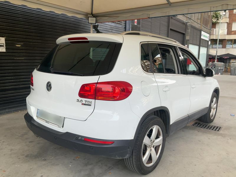Volkswagen Tiguan 2.0 TDI Sport 4Motion BlueMotion Tech 2015 – снимка 8