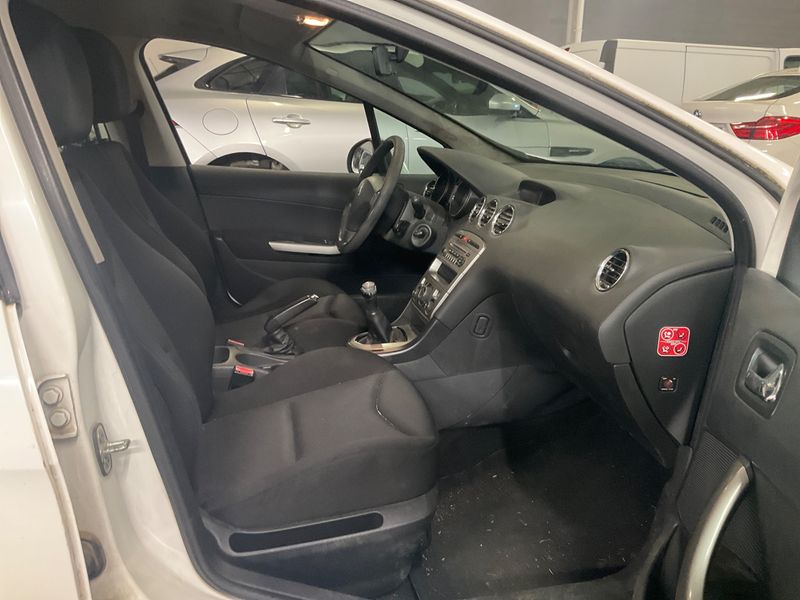 Peugeot 308 1.6 HDi Active 2010 – снимка 3