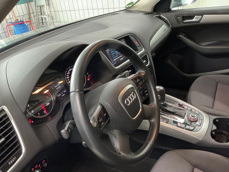 Audi Q5 2.0 TFSI quattro 2009 – снимка 32