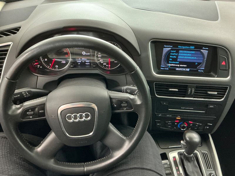 Audi Q5 2.0 TFSI quattro 2009 – снимка 18