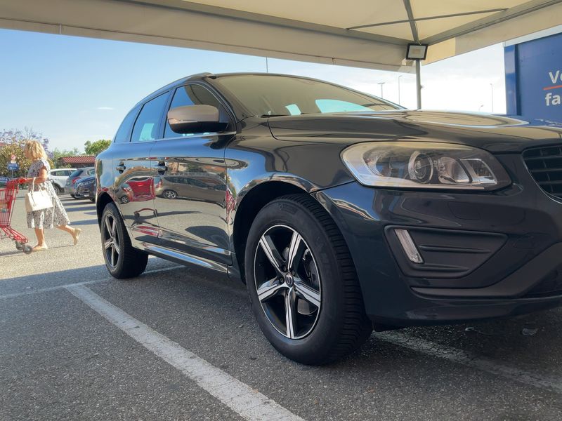 Volvo XC60 2.0 D4 R-Design 2WD 2017 – снимка 12