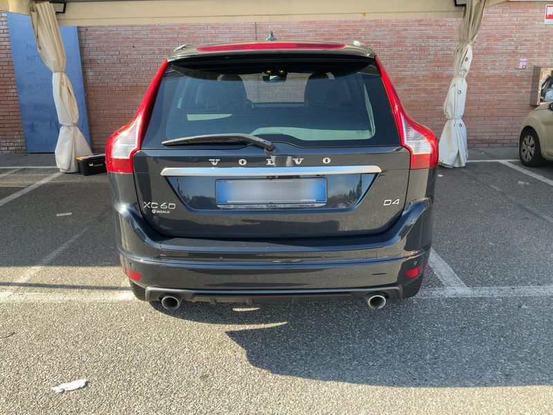Volvo XC60 2.0 D4 R-Design 2WD 2017 – снимка 7