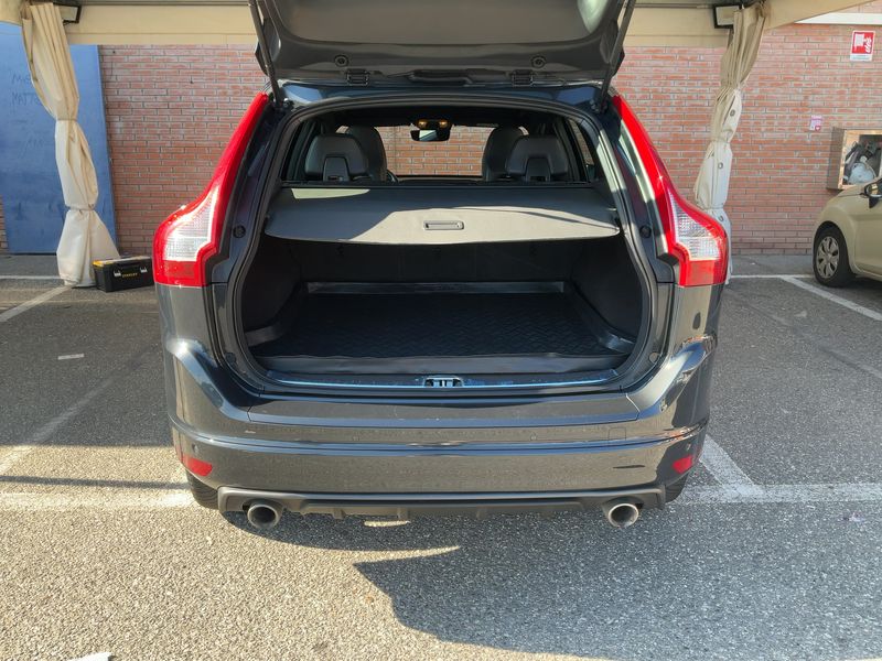 Volvo XC60 2.0 D4 R-Design 2WD 2017 – снимка 15