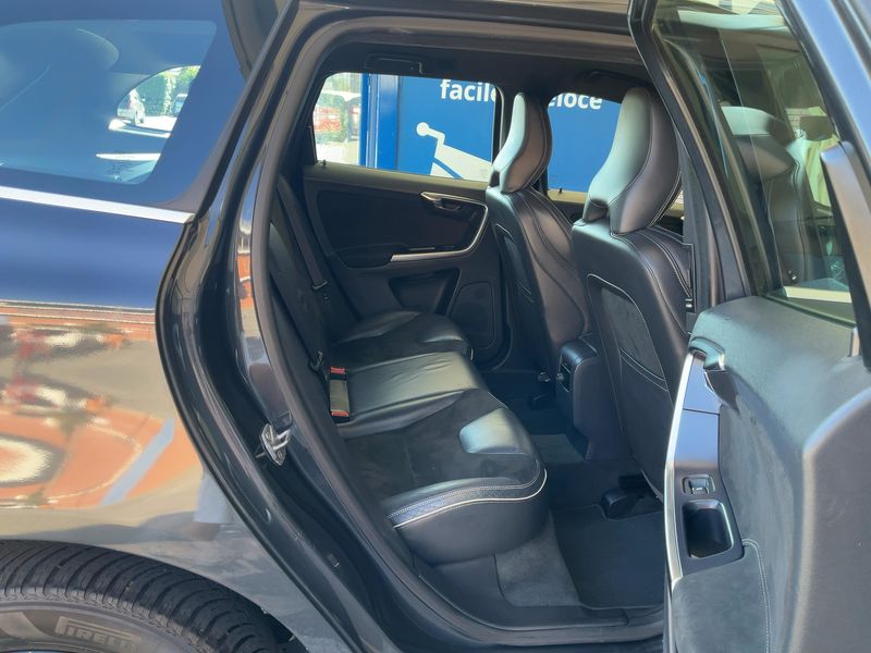 Volvo XC60 2.0 D4 R-Design 2WD 2017 – снимка 19