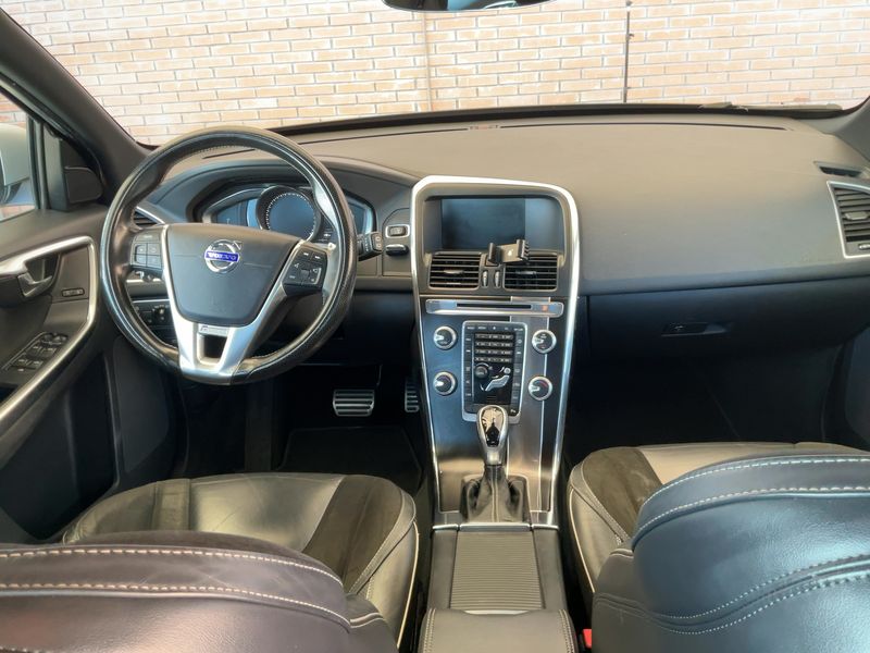 Volvo XC60 2.0 D4 R-Design 2WD 2017 – снимка 17