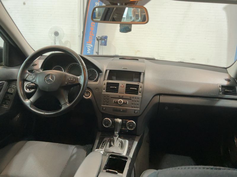 Mercedes-Benz C-Klasse C 180 CGI BlueEfficiency Classic 2010 – снимка 17