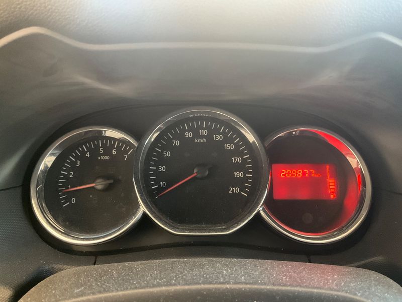 Dacia Duster 1.6 LPG Laureate 4x2 2015 – снимка 18