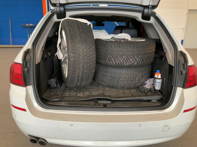 BMW 5er 530d 2012 – снимка 16