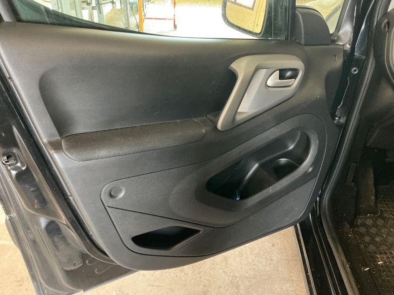 Citroen Berlingo 1.6 Blue-HDi Shine 2018 – снимка 27