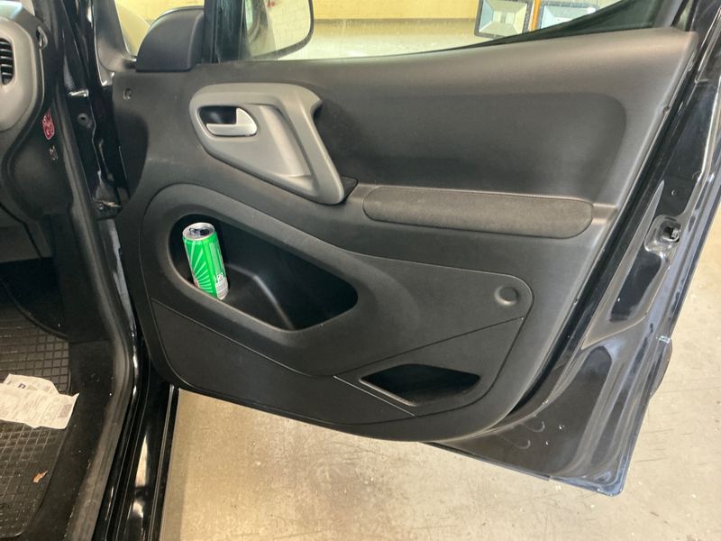 Citroen Berlingo 1.6 Blue-HDi Shine 2018 – снимка 29