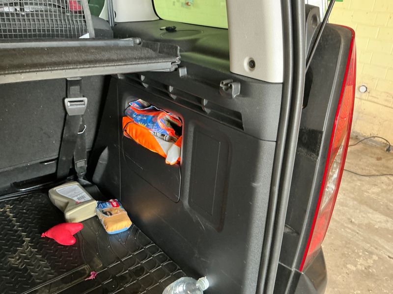 Citroen Berlingo 1.6 Blue-HDi Shine 2018 – снимка 24