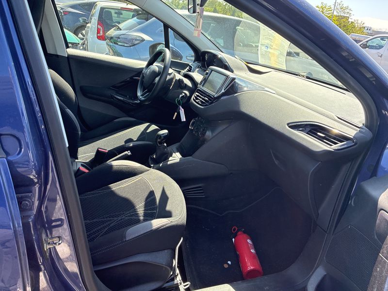 Peugeot 208 1.4 HDi Active 2013 – снимка 10