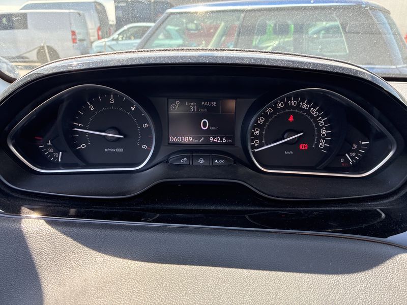 Peugeot 208 1.4 HDi Active 2013 – снимка 12