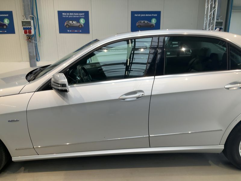 Mercedes-Benz E-Klasse E 220 CDI BlueEfficiency Elegance 2010 – снимка 4