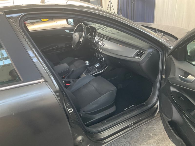 Alfa Romeo Giulietta 2.0 JTDM Turismo 2010 – снимка 3
