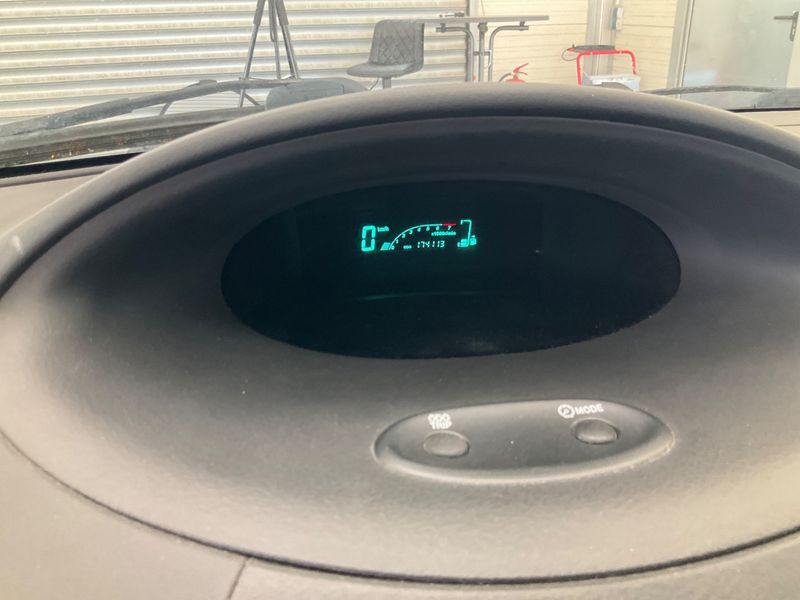 Toyota Yaris 1.0 VVT-i Luna 2005 – снимка 4