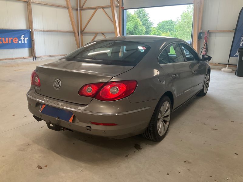 Volkswagen Passat CC 2.0 TDI 2009 – снимка 2