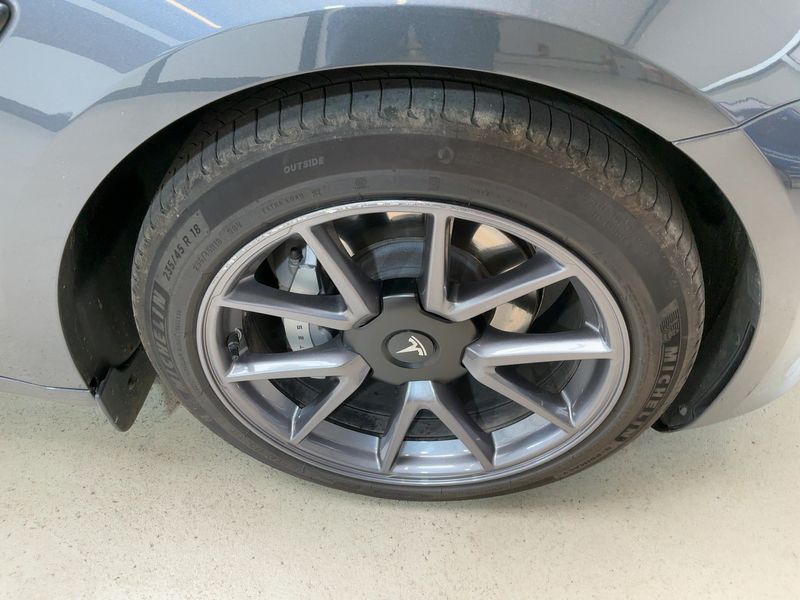 Tesla Model 3 Standard Range 2023 – снимка 11
