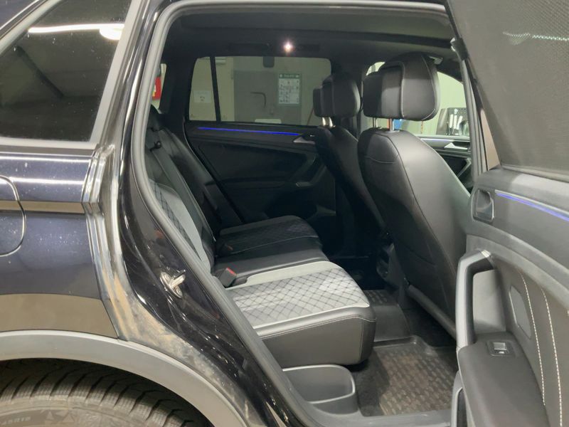 Volkswagen Tiguan 2.0 TDI R-Line 4Motion 2022 – снимка 19