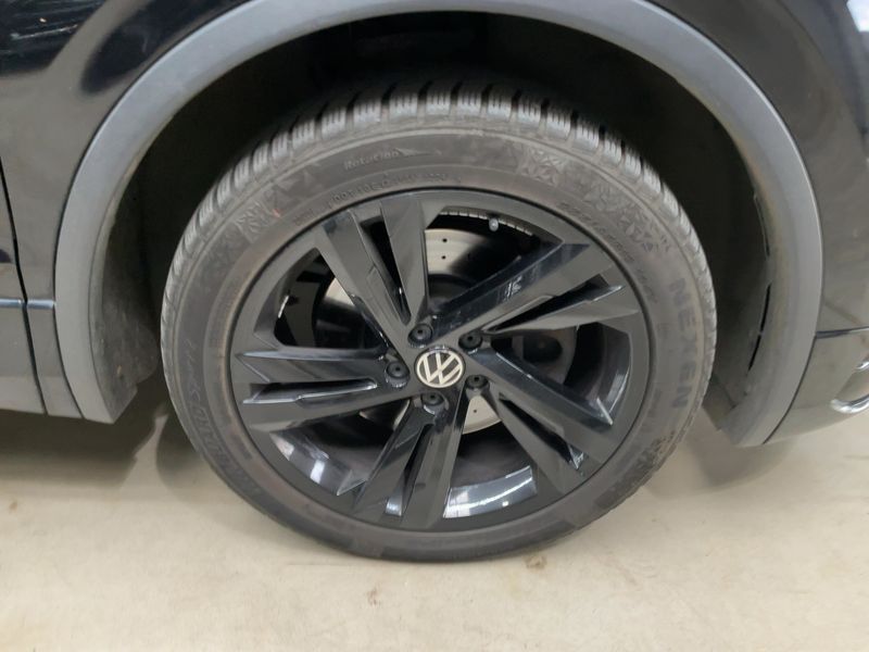 Volkswagen Tiguan 2.0 TDI R-Line 4Motion 2022 – снимка 11