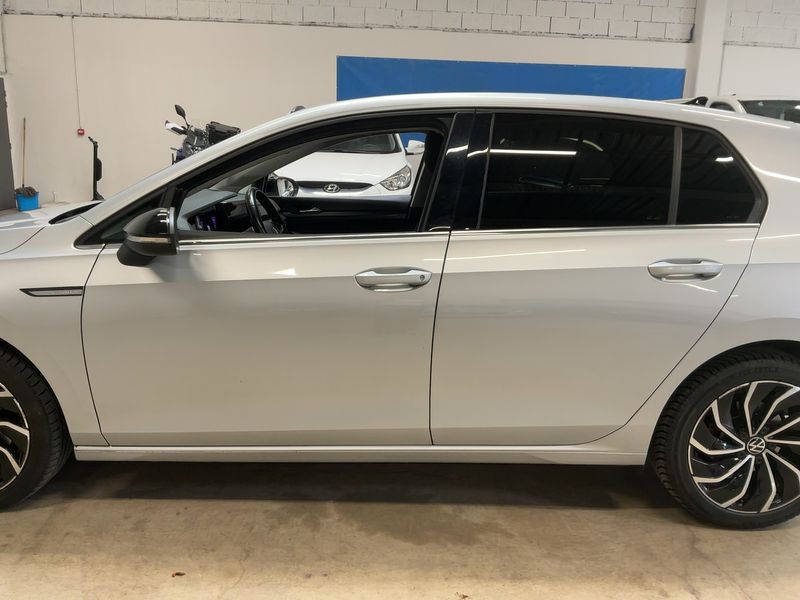 Volkswagen Golf VIII 1.5 eTSI ACT Style 1st 2020 – снимка 4