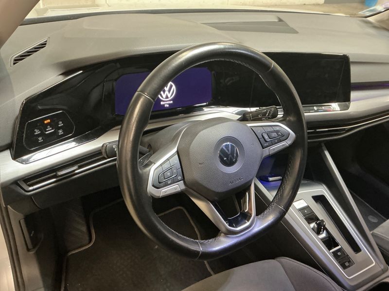 Volkswagen Golf VIII 1.5 eTSI ACT Style 1st 2020 – снимка 23