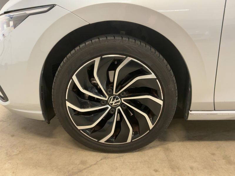 Volkswagen Golf VIII 1.5 eTSI ACT Style 1st 2020 – снимка 3