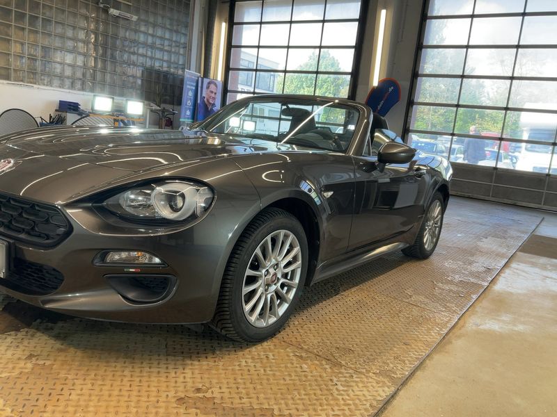 Fiat 124 Spider 1.4 Turbo Basis 2018 – снимка 2