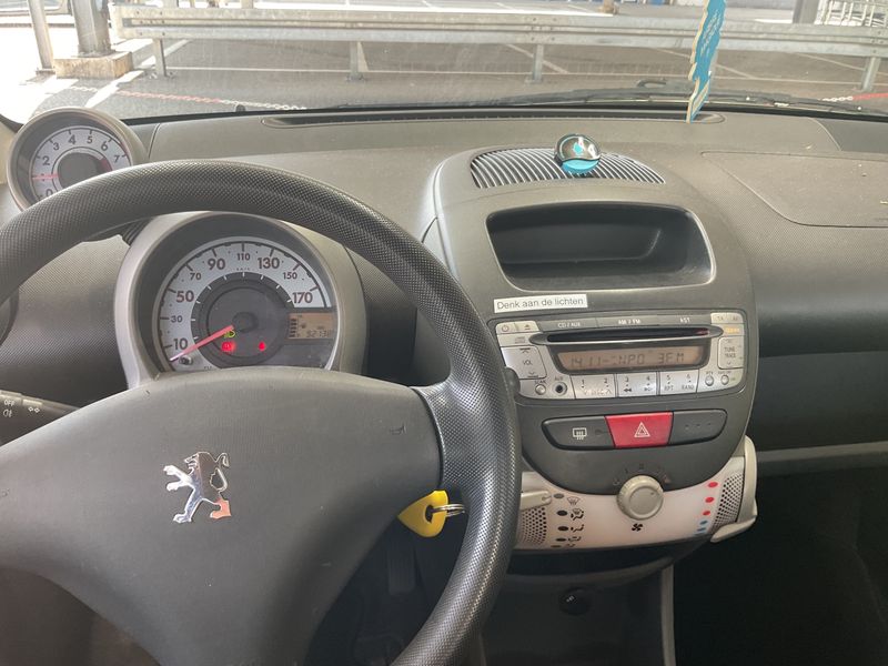 Peugeot 107 1.0 Filou 2010 – снимка 4