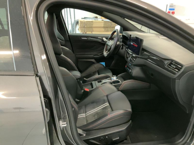Ford Focus 2.3 EcoBoost ST X 2022 – снимка 17