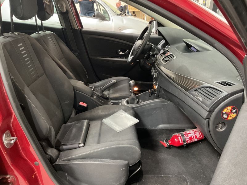 Renault Megane 1.5 dCi Expression 2010 – снимка 3