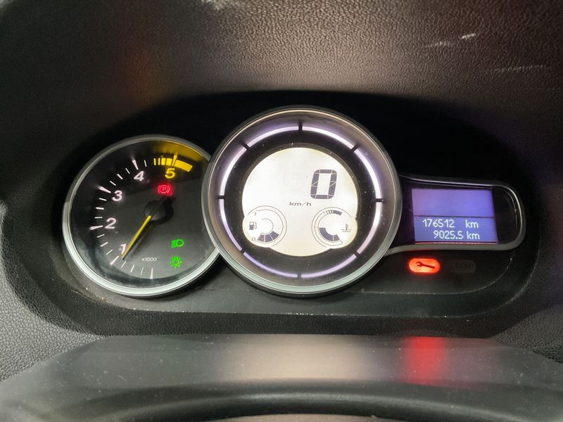Renault Megane 1.5 dCi Expression 2010 – снимка 4