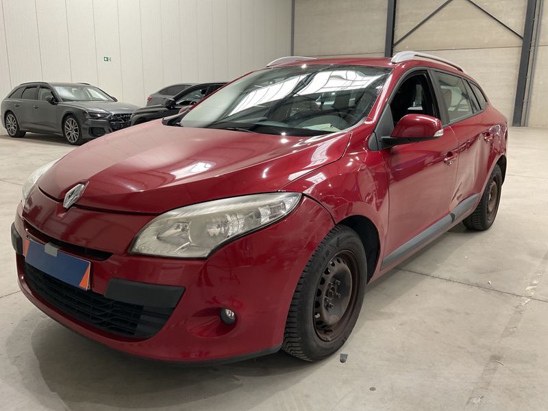 Renault Megane 1.5 dCi Expression 2010 – снимка 1
