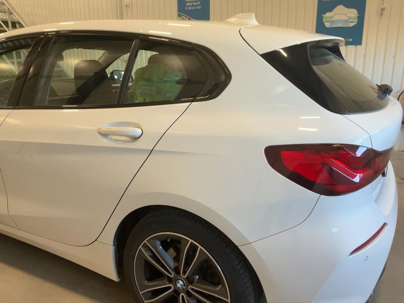 BMW 1er 118i Sport Line 2022 – снимка 6