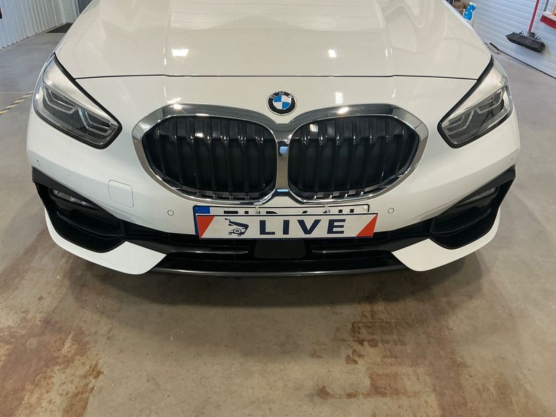 BMW 1er 118i Sport Line 2022 – снимка 23