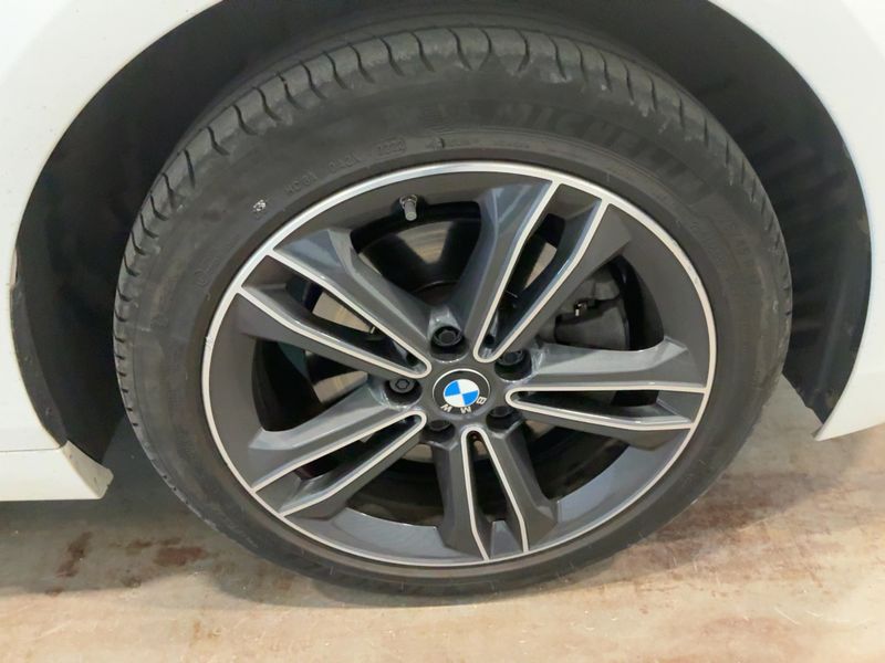 BMW 1er 118i Sport Line 2022 – снимка 11
