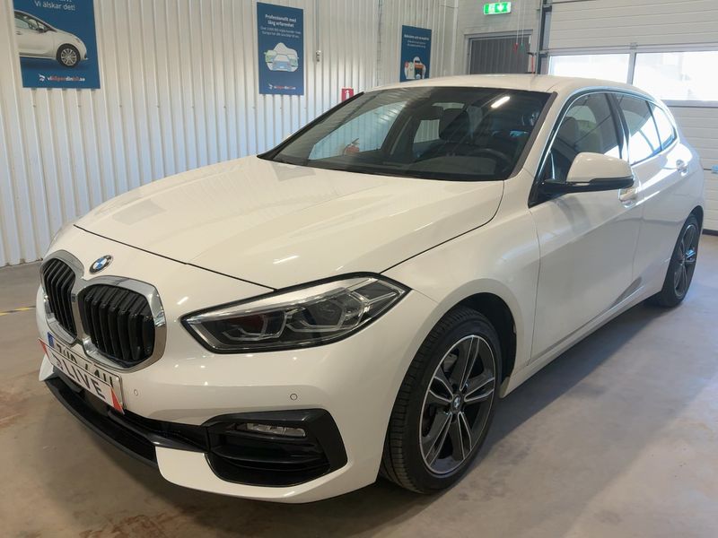 BMW 1er 118i Sport Line 2022 – снимка 1