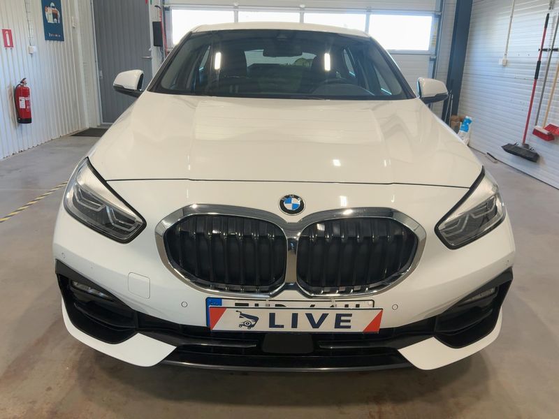 BMW 1er 118i Sport Line 2022 – снимка 14
