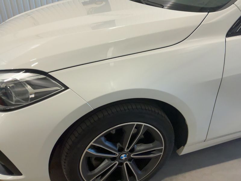 BMW 1er 118i Sport Line 2022 – снимка 2