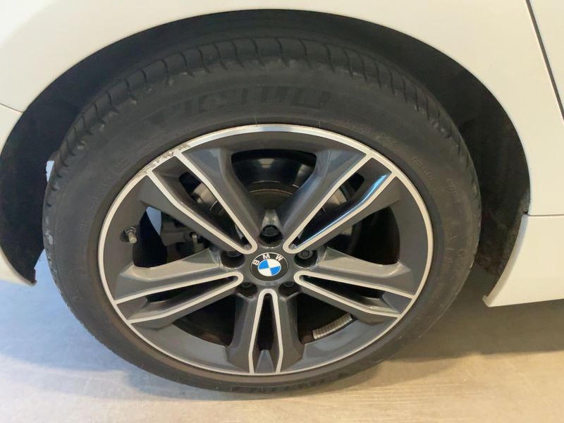 BMW 1er 118i Sport Line 2022 – снимка 9