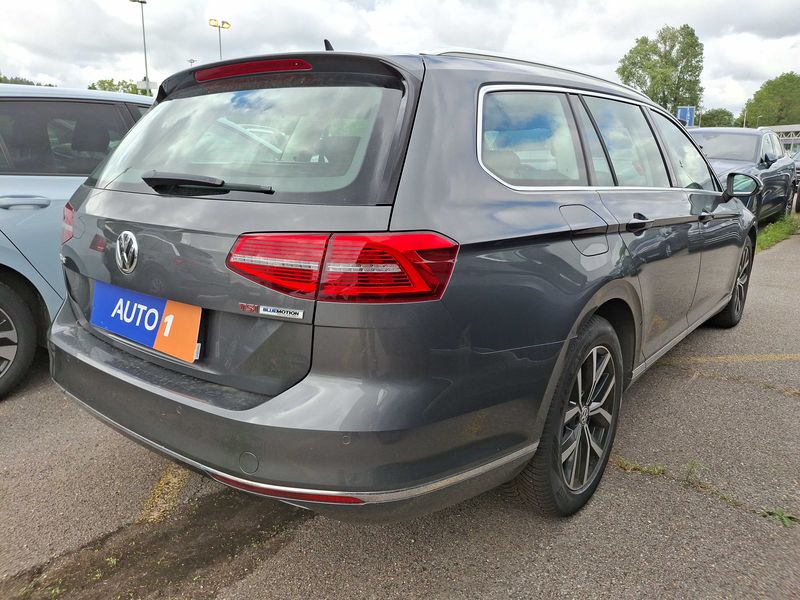 Volkswagen Passat 1.8 TSI Highline BlueMotion Tech 2016 – снимка 5