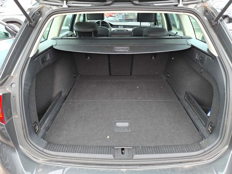 Volkswagen Passat 1.8 TSI Highline BlueMotion Tech 2016 – снимка 9