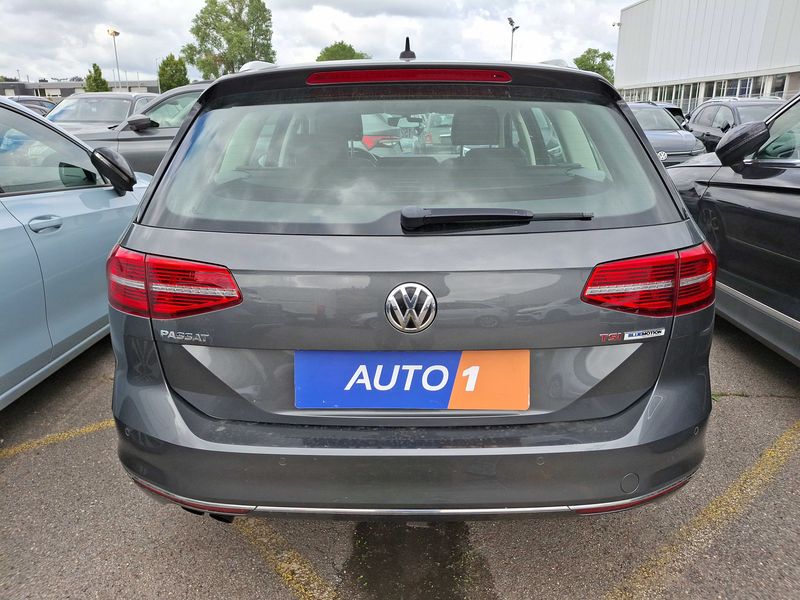 Volkswagen Passat 1.8 TSI Highline BlueMotion Tech 2016 – снимка 4