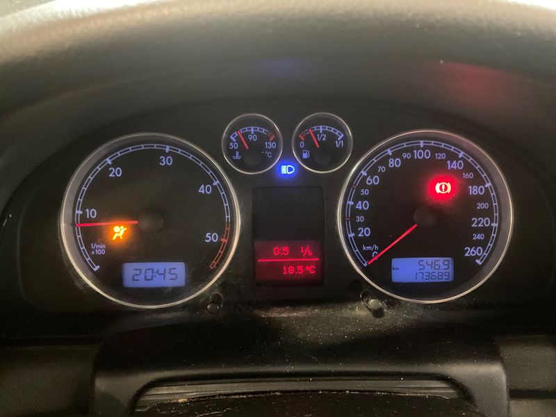 Volkswagen Passat 1.9 TDI Trendline 2005 – снимка 4