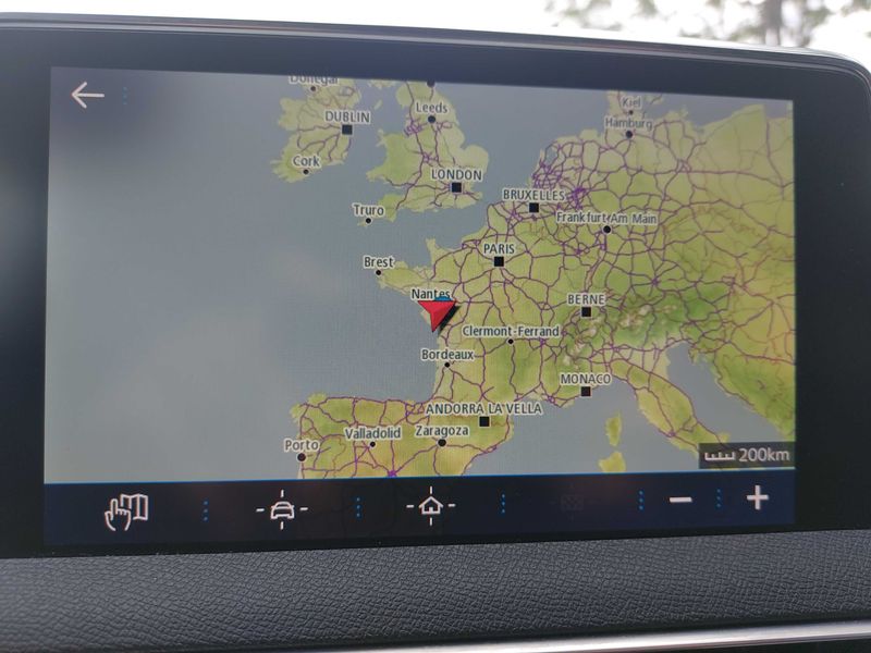 Peugeot 3008 1.6 Blue-HDi GT Line 2017 – снимка 13