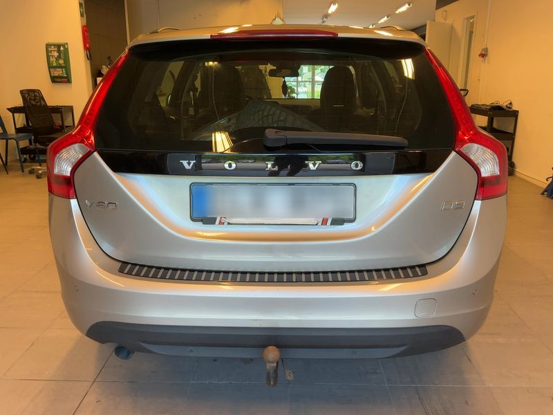 Volvo V60 2.0 D4 Momentum 2012 – снимка 7