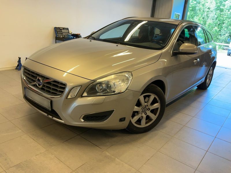 Volvo V60 2.0 D4 Momentum 2012 – снимка 1